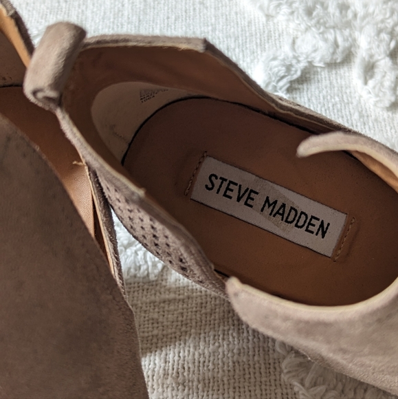 Steve Madden faux suede booties, size 7. - Picture 4 of 9